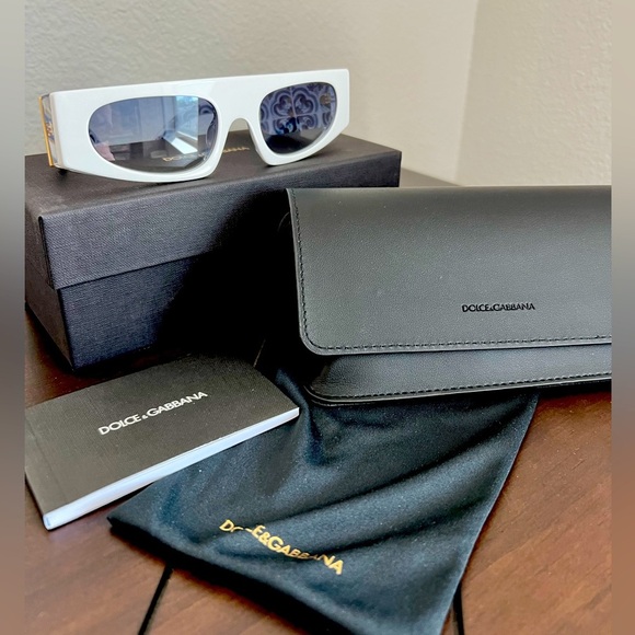 NEW Dolce & Gabbana White Blue Maiolica Italian Tile Designer Sunglasses & Box main image 6